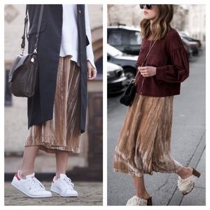 H&M Taupe Velvet Midi Skirt L